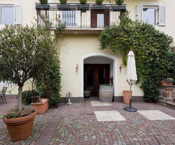 STVH1: Elegant Villa with 8Rooms in Top Location Bolzano/South Tirol