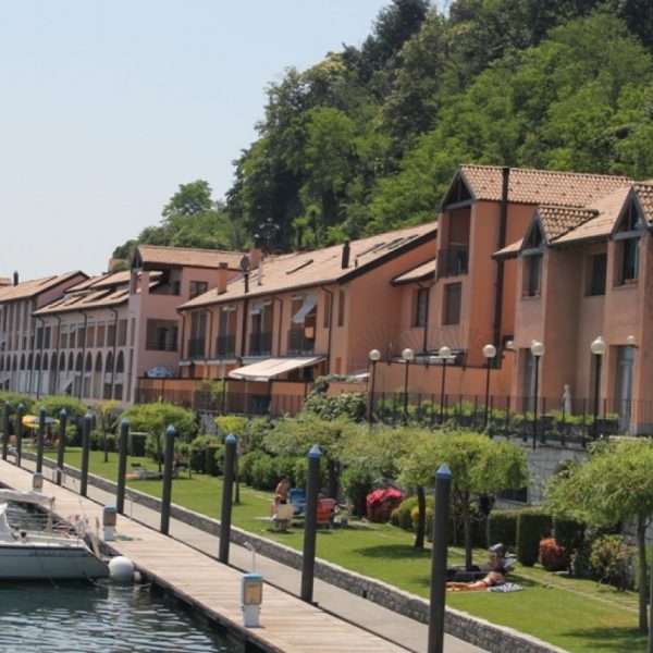ITIMAW1: Apartment 2Ro. in Yachting Residence directly on Lago Maggiore
