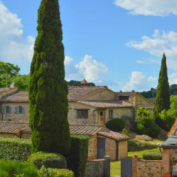 ITVH3: Country House + 2 Guest Houses in wonderful panoramic Location with Pool in Tuscany