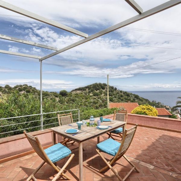 ITELVH2: Nice Village House 2Bed., panor. Terrace and Sea View in Marciana/Elba